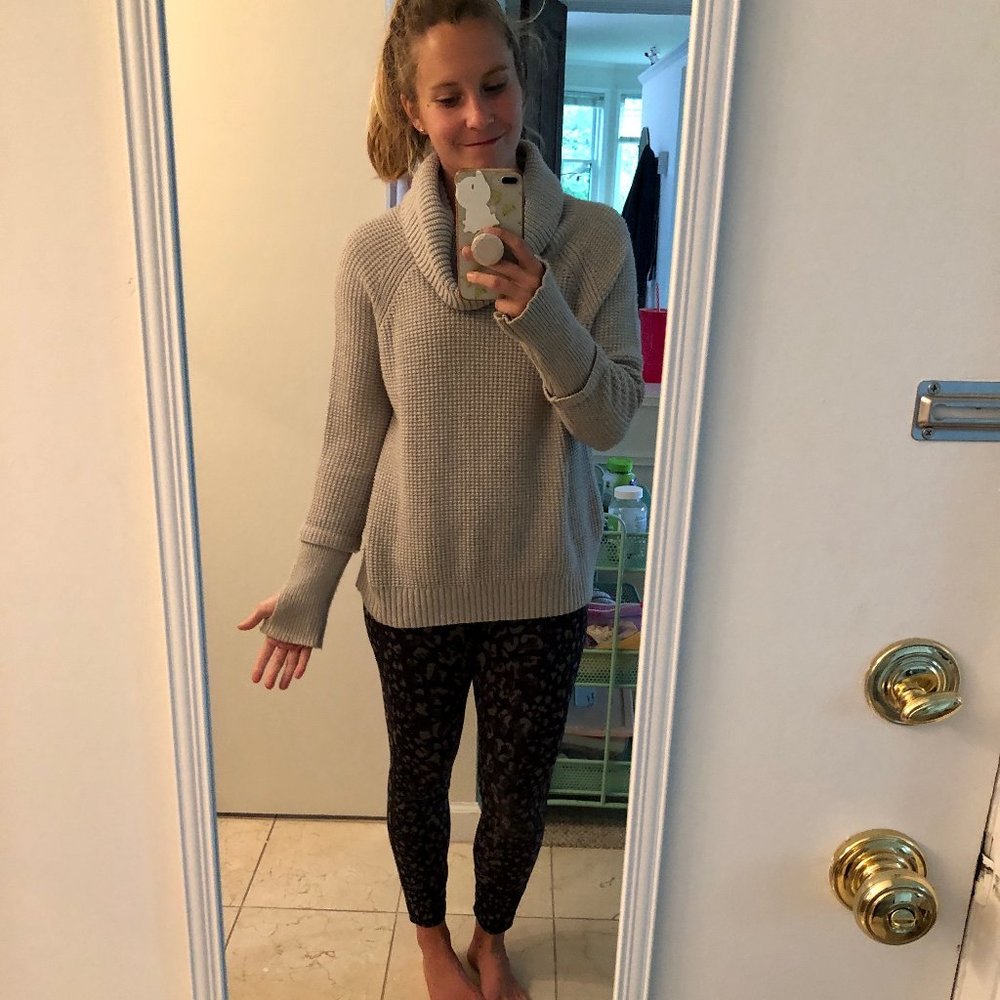 Chunky gray turtleneck sweater w/ thumb holes